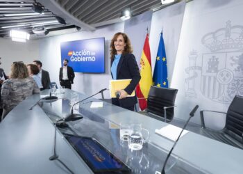 La ministra de Sanidad, Mónica García, durante una rueda de prensa tras la reunión del Consejo de Ministros, en el Palacio de la Moncloa, a 7 de octubre de 2025, en Madrid (España). El Consejo de Ministros ha aprobado un nuevo real decreto para la reformaAlberto Ortega - Europa Press