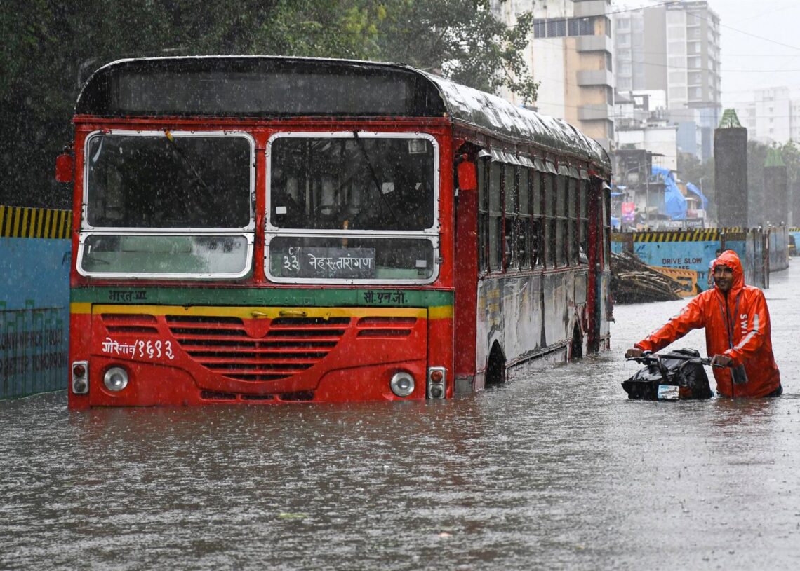 Archivo - Inundaciones por fuertes lluvias en India.ASHISH VAISHNAV / ZUMA PRESS / CONTACTOPHOTO