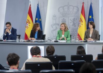 (I-D) El ministro de Transformación Digital y Función Pública, Óscar López; la ministra de Sanidad, Mónica García; la ministra de Educación, Formación Profesional y Deportes y portavoz del Gobierno, Pilar Alegría, y la ministra de Ciencia, Innovación y UnAlberto Ortega - Europa Press