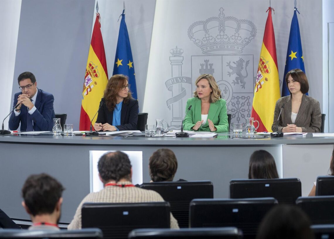 Rueda de prensa tras la reunión del Consejo de Ministros, en el Palacio de la Moncloa, a 7 de octubre de 2025, en Madrid (España). Alberto Ortega - Europa Press
