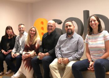 Foto de familia con los participantes de la jornada sobre hemofilia.SOBI Y ANIS