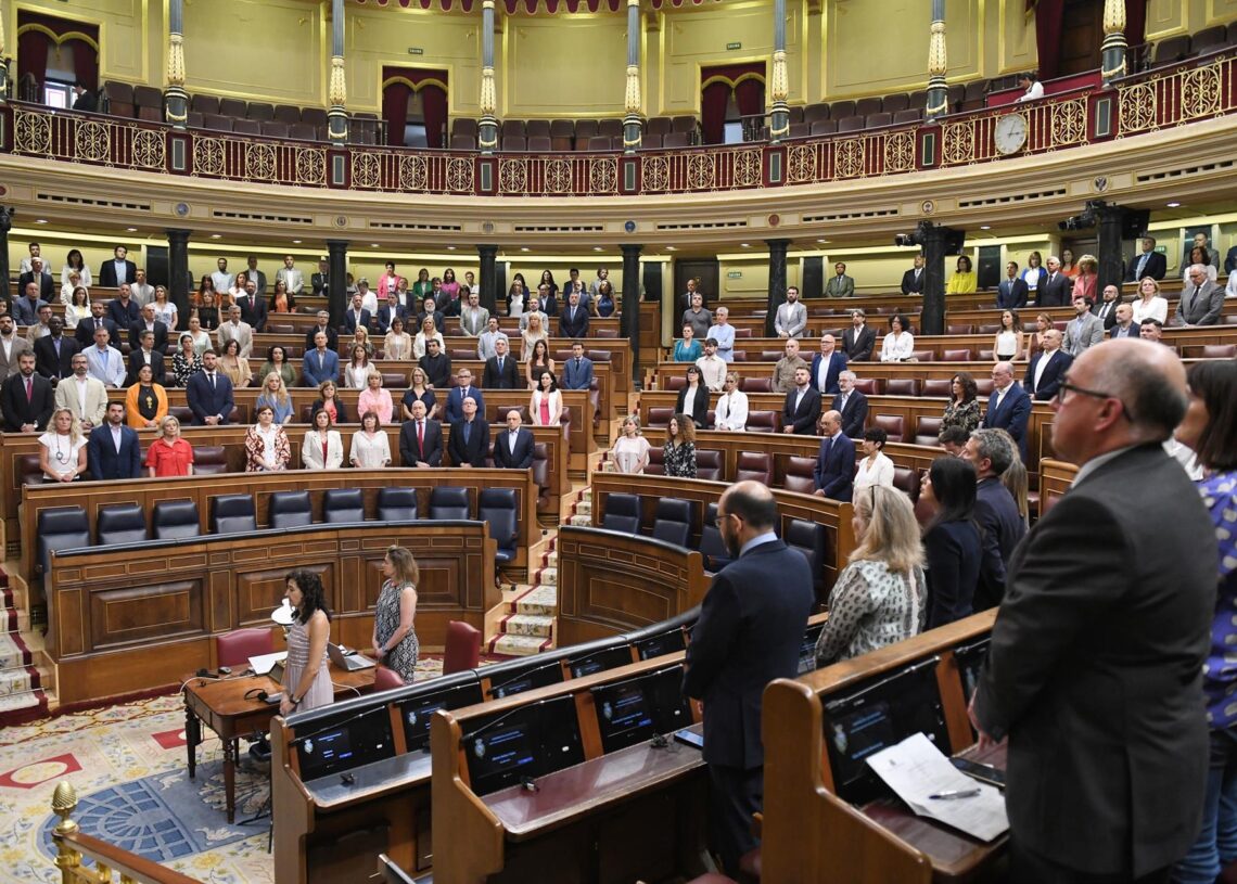Archivo - Imagen de archivo de minuto de silencioFernando Sánchez - Europa Press - Archivo