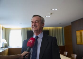 El consejero delegado de Banco Sabadell, César González-Bueno, durante una entrevista para Europa Press, en la sede de Sabadell, a 7 de octubre de 2025, en Madrid (España). César González-Bueno, licenciado en Derecho y Administración de Empresas por ICADEJesús Hellín - Europa Press
