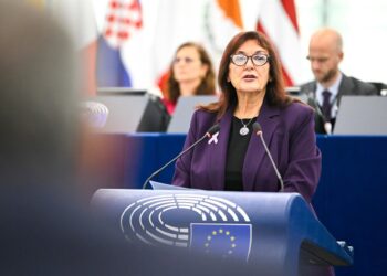 La comisaria para el Mediterráneo, Dubravka Suica, en el debate sobre los esfuerzos para la paz en Gaza y la solución de dos Estados.PHILIPPE STIRNWEISS // EUROPEAN PARLIAMENT