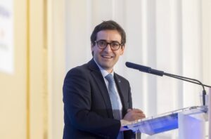 Bruselas propone nuevas medidas arancelarias para proteger la industria del acero europeo frente a China