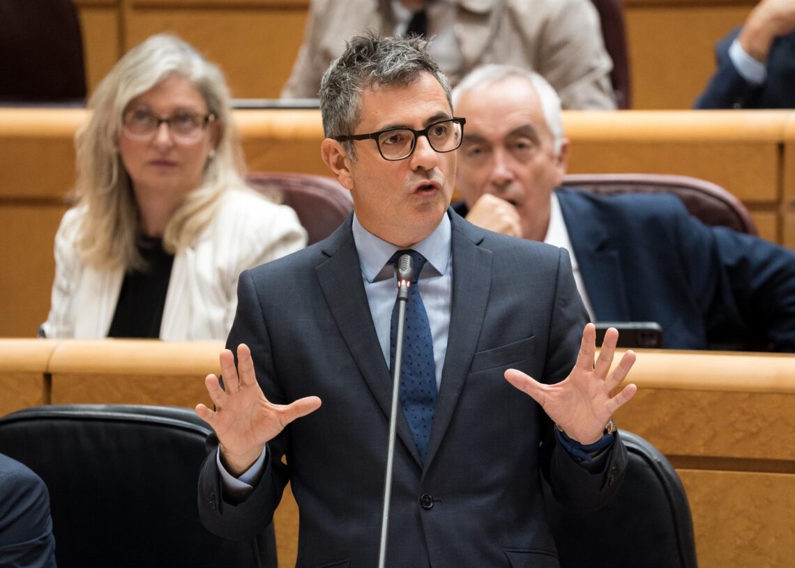 El ministro de la Presidencia, Justicia y Relaciones con las Cortes, Félix Bolaños, durante una sesión de control al Gobierno, en el Senado, a 30 de septiembre de 2025, en Madrid (España).Diego Radamés - Europa Press