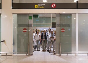 Llegada de activistas de la Global Sumud Flotilla en el Aeropuerto Josep Tarradellas Barcelona-El PratLORENA SOPENA / Europa Press