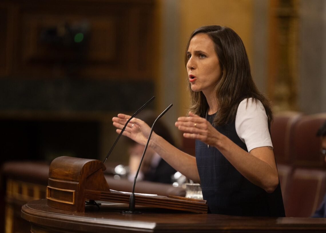 La portavoz de Podemos en el Congreso, Ione Belarra, durante una sesión plenaria, en el Congreso de los Diputados, a 7 de octubre de 2025, en Madrid (España).Ricardo Rubio - Europa Press