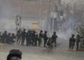 Archivo - Efectivos de la Policía peruana durante una manifestación contra el Gobierno de Dina BoluarteGian Masko/dpa - Archivo