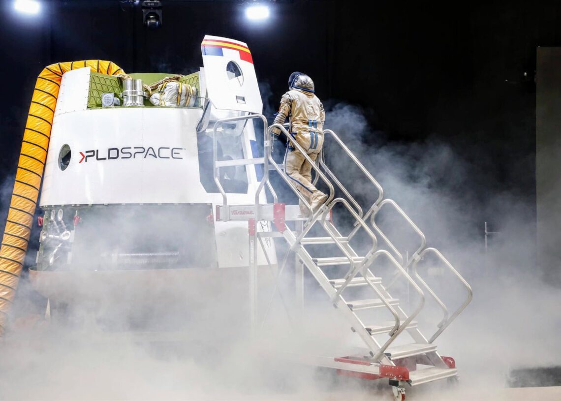 Archivo - Demostración del funcionamiento de una nave espacial durante la celebración de la experiencia Beyond presentada por PLD Space en octubre de 2024Joaquín P.Reina - Europa Press - Archivo