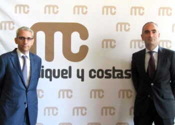 Archivo - El presidente de Miquel y Costas, Jordi Mercader, y el director general adjunto, Ignasi Nieto, en una imagen de archivo.EUROPA PRESS - Archivo