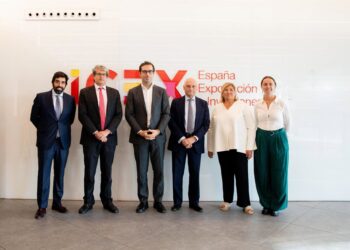 Rafael Vaquero, director general CRE100DO; José María Blasco, director ejecutivo Crecimiento ICEX; Carlos Cuerpo, ministro de Economía; Carlos Mira, presidente CRE100DO; Mar Castro, subdirectora ICES; Cristina Pinilla, directora Gabinete Consejera ICEX.FUNDACIÓN CRE100DO