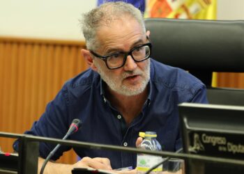 Archivo - El portavoz de la Comisión de Sanidad del grupo parlamentario Sumar, Rafael Cofiño, durante el acto de presentación del VII Barómetro EsCrónicos, en el Congreso de los Diputados, a 22 de noviembre de 2024, en Madrid (España). Marta Fernández Jara - Europa Press - Archivo