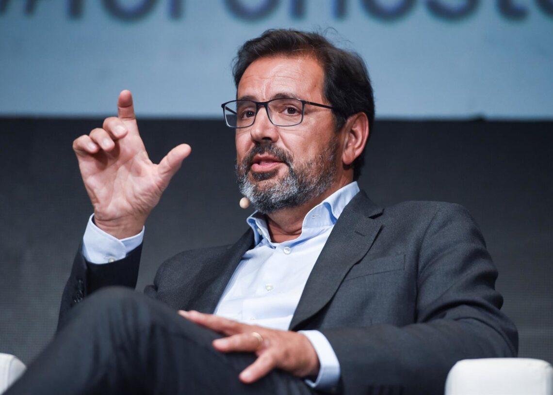 Archivo - El presidente de ALA, Javier Gándara, interviene durante la XVIII edición del Foro Hosteltur, en el Teatro Goya, a 3 de mayo de 2023, en Madrid (España).  Gustavo Valiente - Europa Press - Archivo