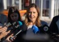 La alcaldesa de València, María José Catalá, atiende a los medios en imagen de archivo.Jorge Gil - Europa Press