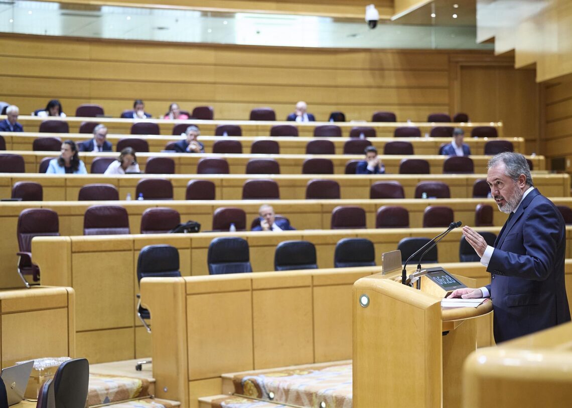 El senador del PSOE Juan Espadas interviene durante un pleno en el Senado, a 1 de octubre de 2025, en Madrid (España).Jesús Hellín - Europa Press