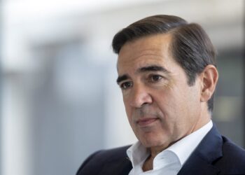 El presidente del BBVA, Carlos Torres Vila, durante una entrevista para Europa Press, en el edificio ‘La Vela’, en la ciudad del BBVA, a 8 de octubre de 2025, en Madrid (España). Alberto Ortega - Europa Press