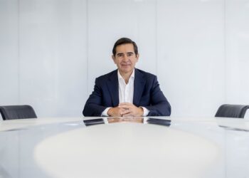 El presidente del BBVA, Carlos Torres Vila, durante una entrevista para Europa Press, en el edificio ‘La Vela’, en la ciudad del BBVA, a 8 de octubre de 2025, en Madrid (España). Alberto Ortega - Europa Press