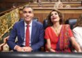 El presidente del Gobierno, Pedro Sánchez, y la vicepresidenta primera y ministra de Hacienda, María Jesús Montero, durante una sesión de Control al Gobierno, en el Congreso de los Diputados, a 7 de octubre de 2025, en Madrid (España).Eduardo Parra - Europa Press