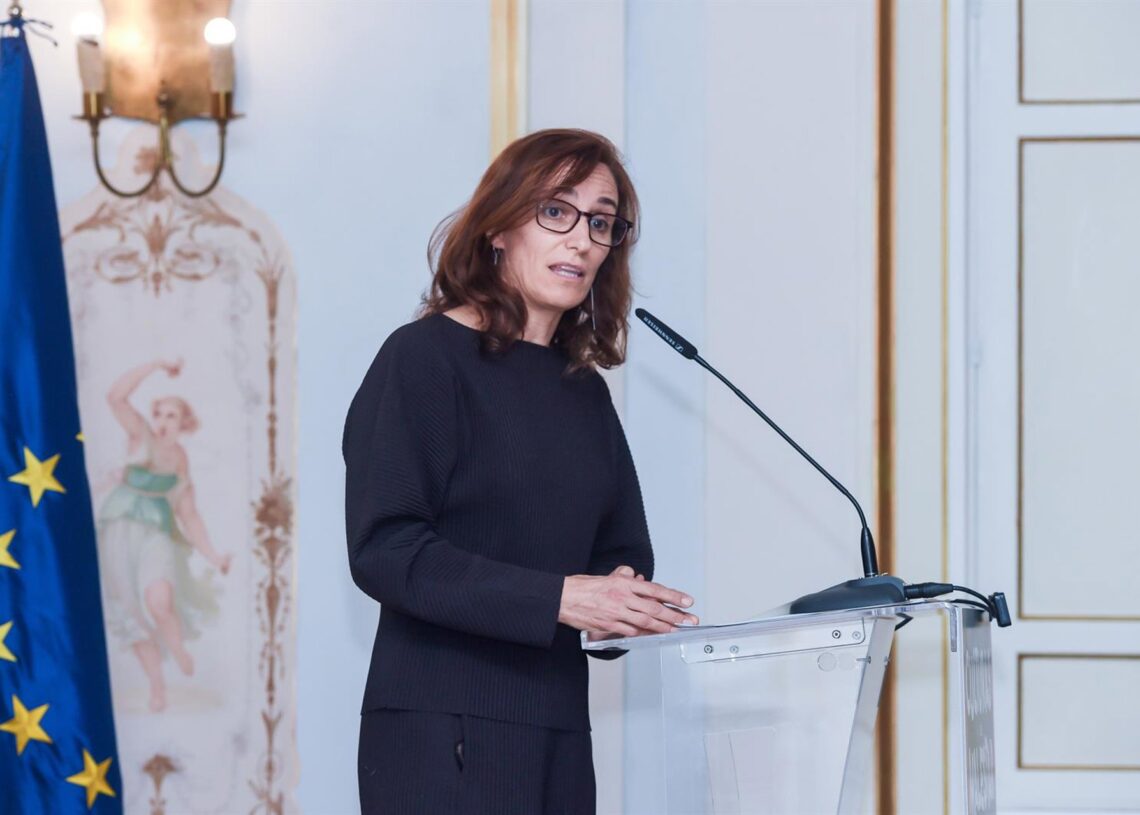 La ministra de Sanidad, Mónica García, interviene durante la inauguración de la I jornada de Cultura y Salud Mental 'Culturas del malestar', en el Museo del Romanticismo, a 8 de octubre de 2025, en Madrid (España). La jornada ha sido organizada por la SecGustavo Valiente - Europa Press