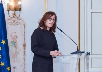 La ministra de Sanidad, Mónica García, interviene durante la inauguración de la I jornada de Cultura y Salud Mental 'Culturas del malestar', en el Museo del Romanticismo, a 8 de octubre de 2025, en Madrid (España). La jornada ha sido organizada por la SecGustavo Valiente - Europa Press