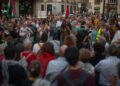 Un grupo de personas con banderas palestinas durante una concentración en contra el secuestro de Israel a la flotilla Thousands Madleens, frente al Ministerio de Asuntos Exteriores, a 8 de octubre de 2025, en Madrid (España). Durante el acto se ha denunciFernando Sánchez - Europa Press