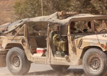 Archivo - Un vehículo militar israelí en la frontera israelí con GazaEuropa Press/Contacto/Gil Cohen Magen - Archivo