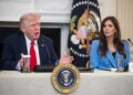 El presidente de Estados Unidos, Donald Trump, habla junto a la secretaria de Seguridad Nacional, Kristi Noem, durante una mesa redonda sobre antifa en el Comedor de Estado de la Casa Blanca, en WashingtonEuropa Press/Contacto/Francis Chung - Pool via CNP