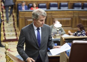 El presidente del Partido Popular, Alberto Núñez Feijóo, durante una sesión plenaria, en el Congreso de los Diputados, a 7 de octubre de 2025, en Madrid (España).Jesús Hellín - Europa Press