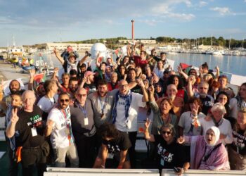 Archivo - Activistas de la Flotilla de la Libertad, que intentaba trasladar ayuda humanitaria a la Franja de Gaza antes de ser asaltada por el Ejército de Israel en aguas internacionales en el mar MediterráneoFLOTILLA DE LA LIBERTAD - Archivo