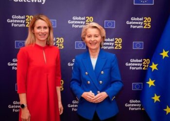 La presidenta comunitaria, Ursula von der Leyen, junto a la Alta Representante, Kaja Kallas, en el foro Global Gateway celebrado en Bruselas.EUROPEAN COMMISSION