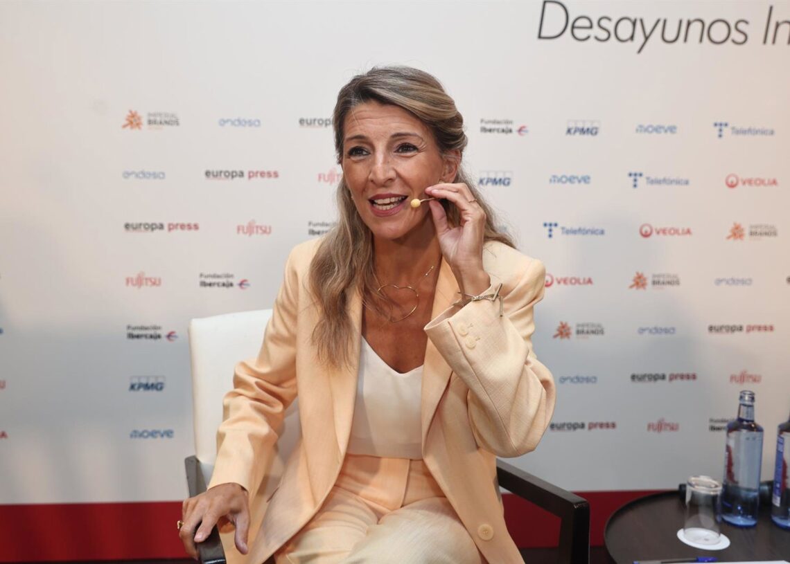 La vicepresidenta segunda del Gobierno y ministra de Trabajo y Economía Social, Yolanda Díaz, protagoniza un desayuno informativo de Europa Press en el NH Collection Eurobuilding, a 9 de octubre de 2025 en Madrid (España).Eduardo Parra - Europa Press