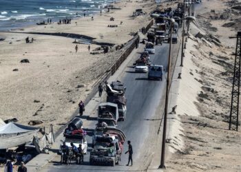 Desplazados palestinos huyendo del norte de la Franja de Gaza a causa de la ofensiva del Ejército de Israel contra la ciudad de Gaza (archivo)Abed Rahim Khatib/dpa