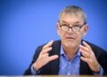 Archivo - El comisionado general de la Agencia de Naciones Unidas para los Refugiados de Palestina en Oriente Próximo (UNRWA), Philippe Lazzarini, durante una rueda de prensa en la capital de Alemania, Berlín (archivo)Bernd von Jutrczenka/dpa - Archivo