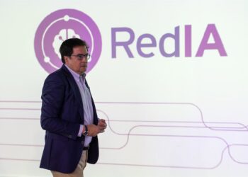 Archivo - El ministro para la Transformación Digital y de la Función Pública, Óscar López, inaugura el acto de presentación de las iniciativas RedIA y RedIA salud, en el Espacio Ventas, a 17 de julio de 2025, en Madrid (España). Estas iniciativas están deAlejandro Martínez Vélez - Europa Press - Archivo