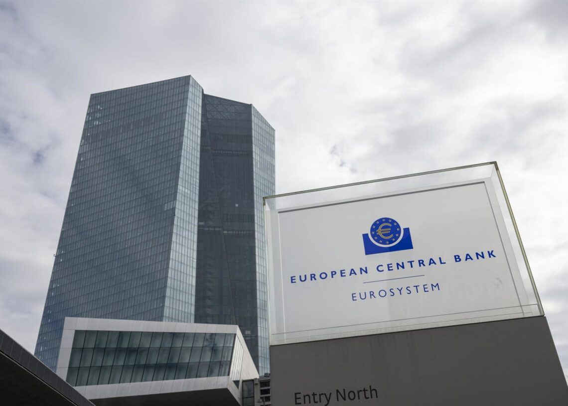 Archivo - FILED - 16 March 2023, Hesse, Frankfurt_Main: A view of the European Central Bank (ECB) building in Frankfurt. Photo: Boris Roessler/dpaBoris Roessler/Dpa - Archivo
