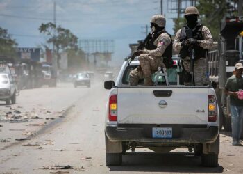 Archivo - Imagen de archivo de una patrulla militar que vigila las calles de Puerto Príncipe, HaitíJOSE A. IGLESIAS / ZUMA PRESS / CONTACTOPHOTO
