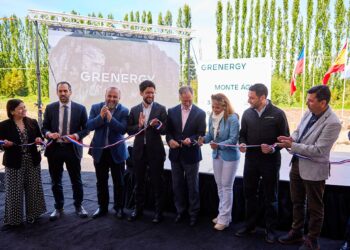 Grenergy coloca primera piedra de su planta híbrida 'Monte Águila' en Chile, en la que invertirá 228 millonesGRENERGY