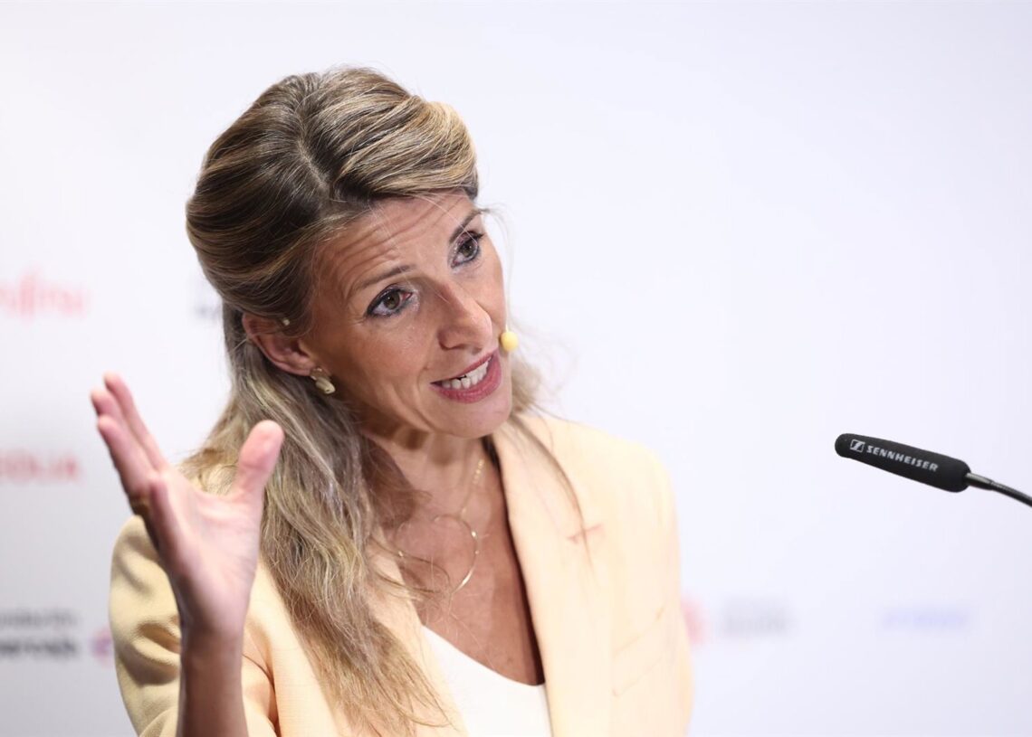 La vicepresidenta segunda del Gobierno y ministra de Trabajo y Economía Social, Yolanda Díaz, protagoniza un desayuno informativo de Europa Press en el NH Collection Eurobuilding, a 9 de octubre de 2025 en Madrid (España).Eduardo Parra - Europa Press