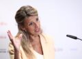 La vicepresidenta segunda del Gobierno y ministra de Trabajo y Economía Social, Yolanda Díaz, protagoniza un desayuno informativo de Europa Press en el NH Collection Eurobuilding, a 9 de octubre de 2025 en Madrid (España).Eduardo Parra - Europa Press