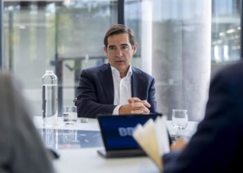 El presidente del BBVA, Carlos Torres Vila, durante una entrevista para Europa Press, en el edificio ‘La Vela’, en la ciudad del BBVA, a 8 de octubre de 2025, en Madrid (España).Alberto Ortega - Europa Press