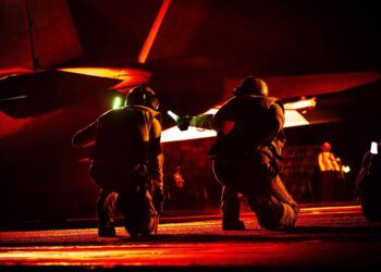 Archivo - Imagen de archivo de un F/A18-E del Ejército de EEUU desde el portaaviones 'USS Nimitz'Europa Press/Contacto/U.S. Navy - Archivo