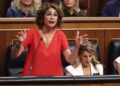 La vicepresidenta primera y ministra de Hacienda, María Jesús Montero, interviene durante una sesión de Control al Gobierno, en el Congreso de los Diputados, a 7 de octubre de 2025, en Madrid (España). Eduardo Parra - Europa Press