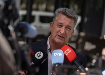 Archivo - El conseller de Medio Ambiente, Infraestructuras y Territorio, Vicente Martínez Mus, ofrece declaraciones a los mediosJorge Gil - Europa Press - Archivo