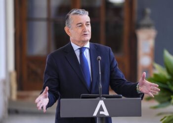 El consejero de la Presidencia, Antonio Sanz, este viernes en una comparecencia informativa tras la reunión del presidente de la Junta con el presidente del Consejo Andaluz de Colegios de Médicos. Joaquin Corchero - Europa Press