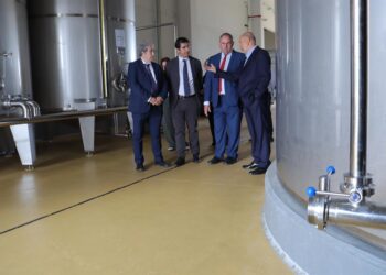 Inauguración de las nuevas instalaciones de la almazara de la cooperativa 'Santo Cristo de la Antigua'.JCCM