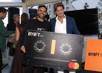 Bybit EU GmbH, entidad europea con licencia MiCA y autorización de la Autoridad de Mercados Financieros de Austria (FMA), ha iniciado operaciones en España bajo el régimen de pasaporte europeo.BYBIT