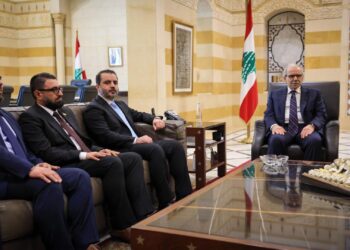 El ministro de Exteriores de Siria, Asaad al Shaibani, junto a una delegación en LíbanoMINISTERIO DE EXTERIORES DE SIRIA