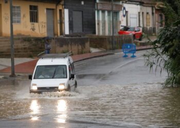 Rambla de Beniaján inundada tras el paso de la borrasca Alice.EDU BOTELLA/EUROPA PRESS