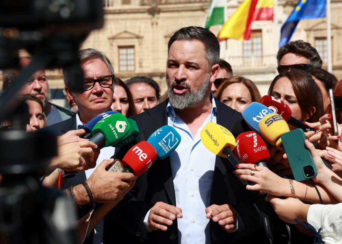 Santiago Abascal seguirá el desfile de las Fuerzas Armadas desde la calle y no desde la tribuna de autoridades.Rocío Ruz - Europa Press